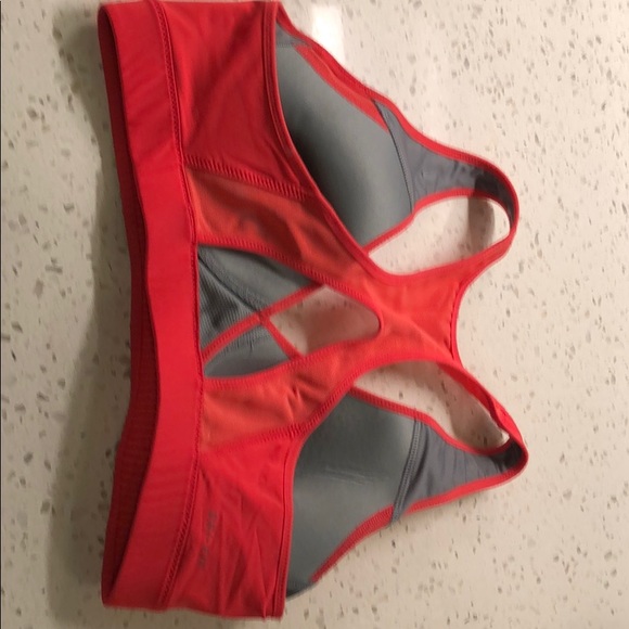 Nike Cupped Sports Bra - Picture 2 of 2